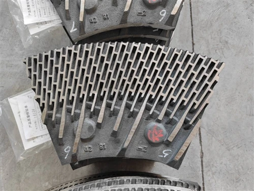 What are the signs that Refiner Spares need to be replaced?